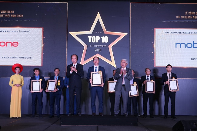 MobiFone nhận cú đúp giải thưởng Top 10 Doanh nghiệp CNTT 2020