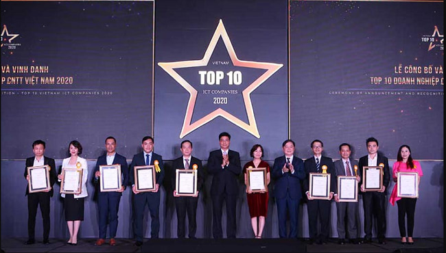 TPCOMS - TOP 10 vinh danh Doanh nghiệp CNTT Việt Nam 2021