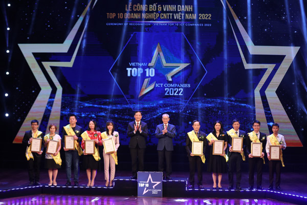 Lễ công bố và Vinh danh TOP 10 doanh nghiệp công nghệ thông tin Việt Nam 2022