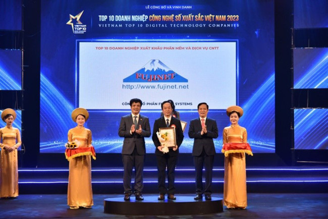 FUJINET - TOP 10 Doanh nghiệp Công nghệ số xuất sắc Việt Nam 2023